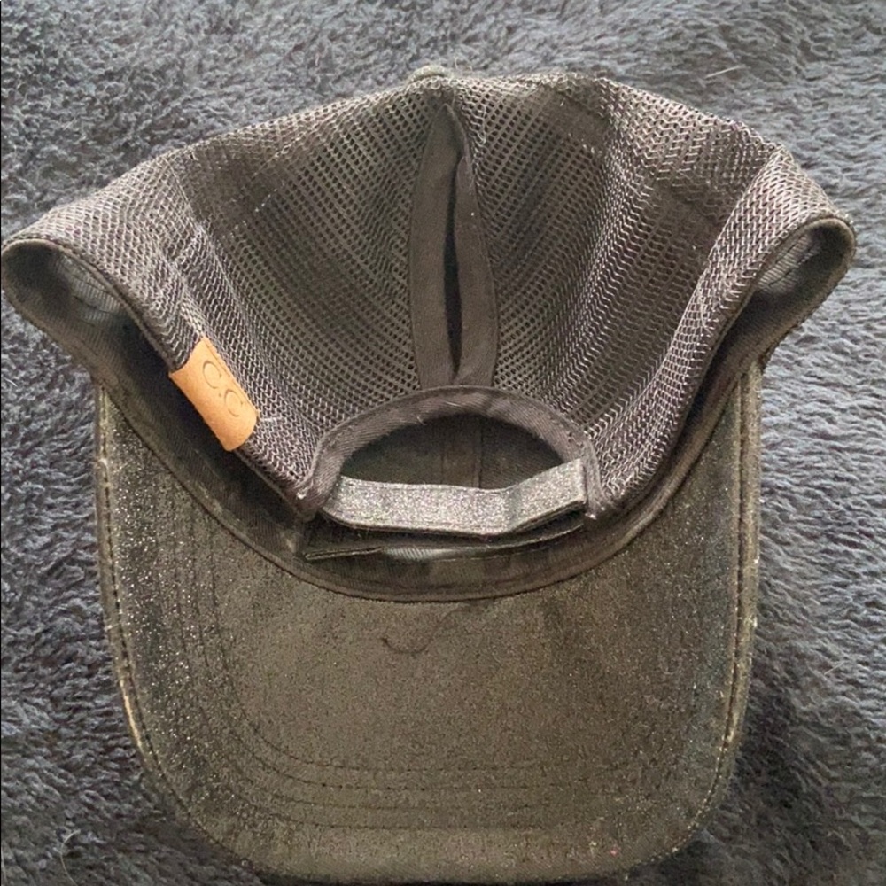 Sparkle hat, with pony tail able to pull through. - Picture 2 of 2